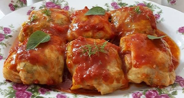 طرز تهیه دلمه کلم برگ به همراه گوشت چرخ کرده