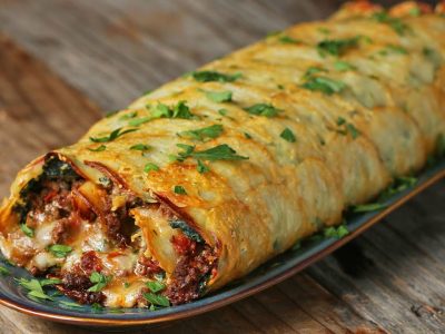 طرز تهیه رولت سیب زمینی و گوشت چرخ کرده