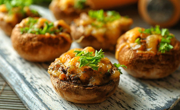 طرز تهیه قارچ شکم پر و گوشت چرخ کرده